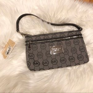 MICHAEL KORS Jet Set Large Jacquard Wristlet